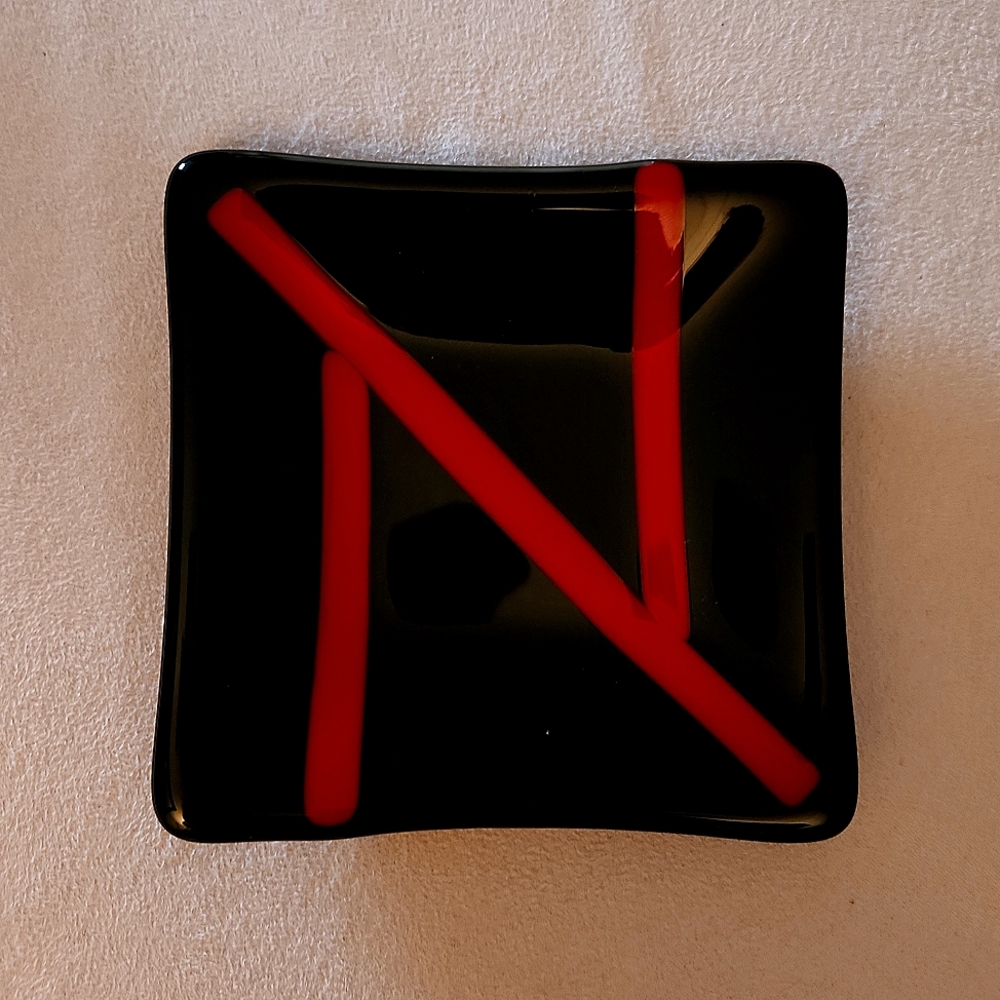Modern Style Fused Glass trinket Dish A - Signed BC Artist - BNIB